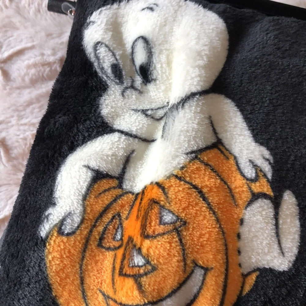 CASPER The Friendly Ghost Throw Blanket
